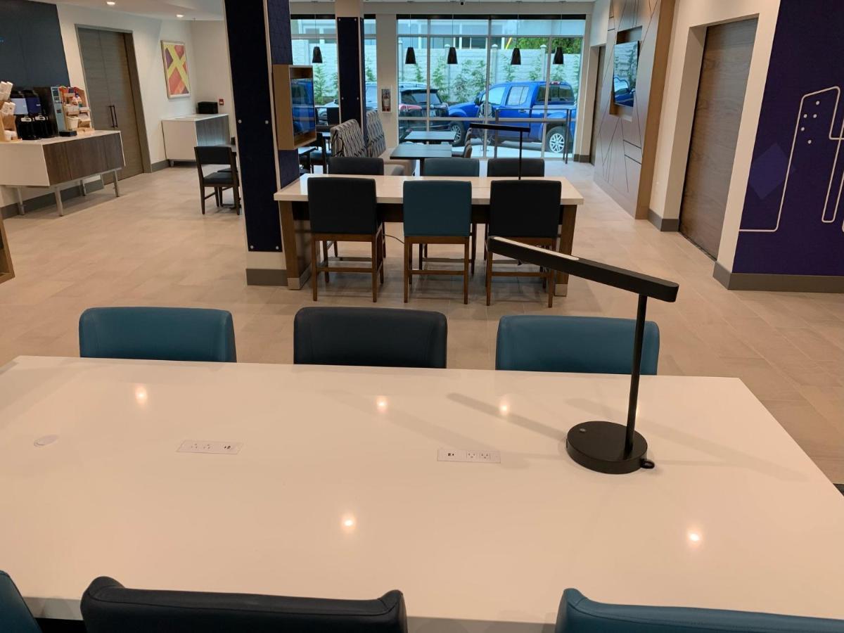 Holiday Inn Express & Suites - Courtenay - Comox By Ihg Екстериор снимка