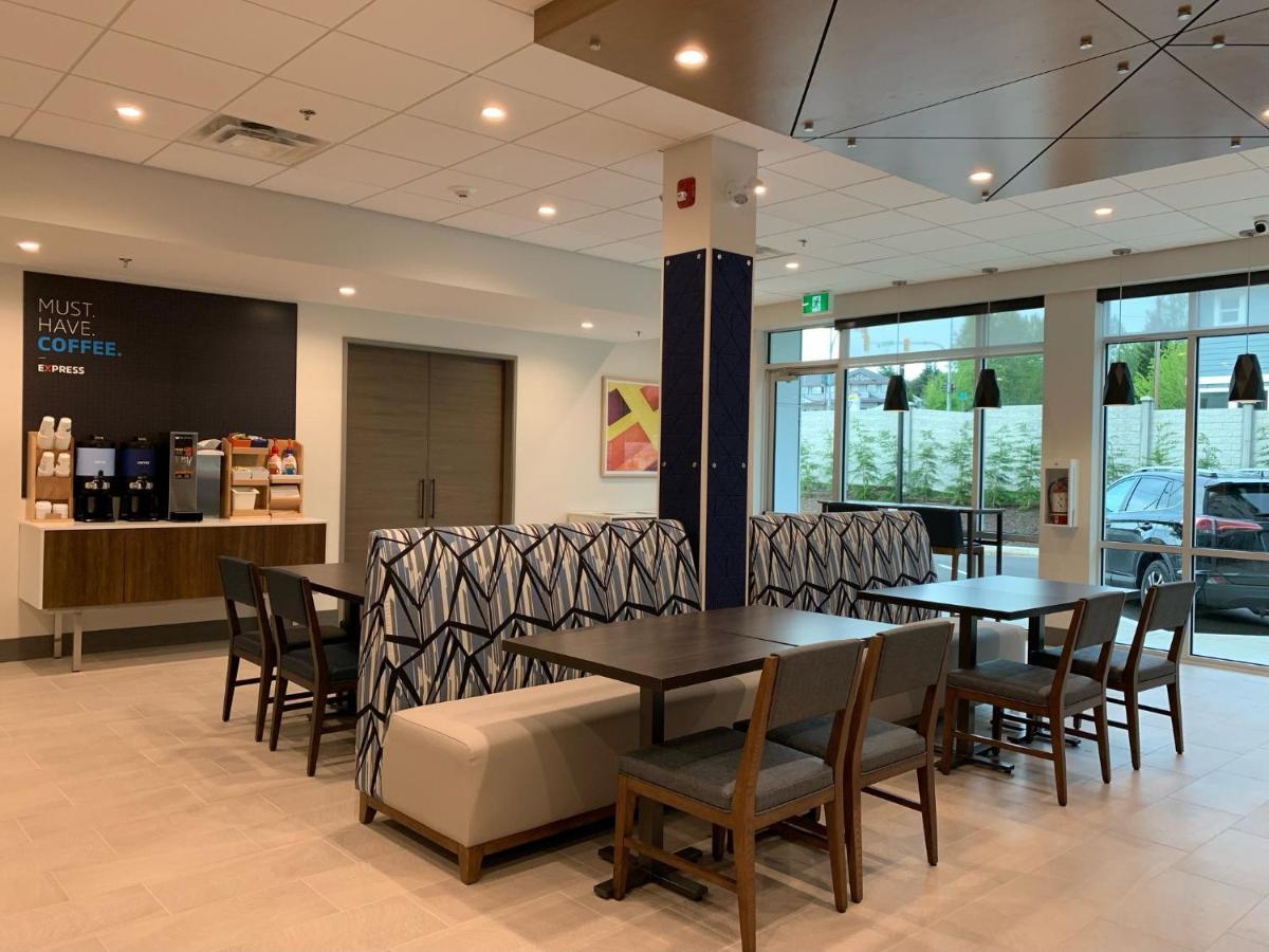 Holiday Inn Express & Suites - Courtenay - Comox By Ihg Екстериор снимка