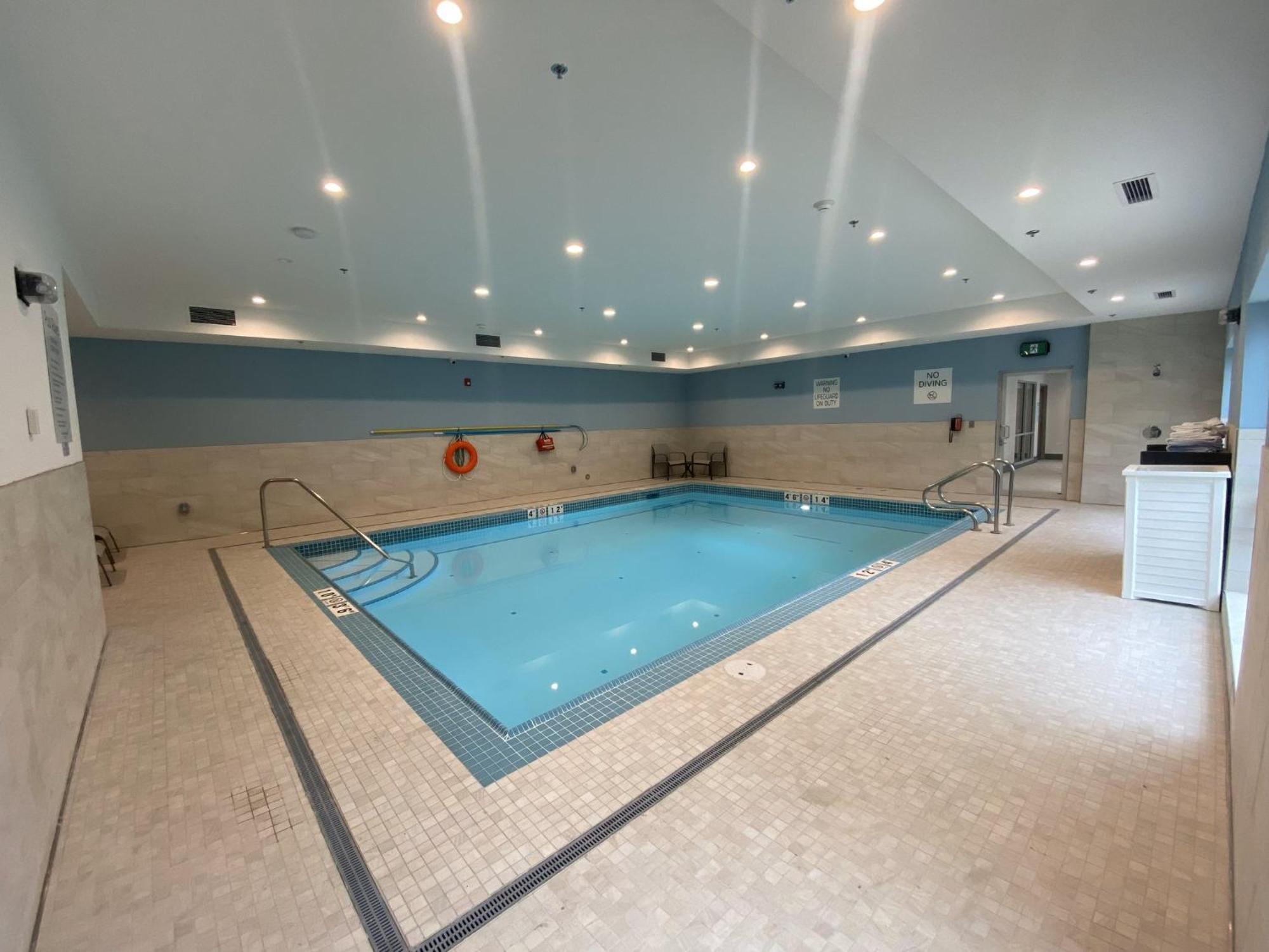 Holiday Inn Express & Suites - Courtenay - Comox By Ihg Екстериор снимка