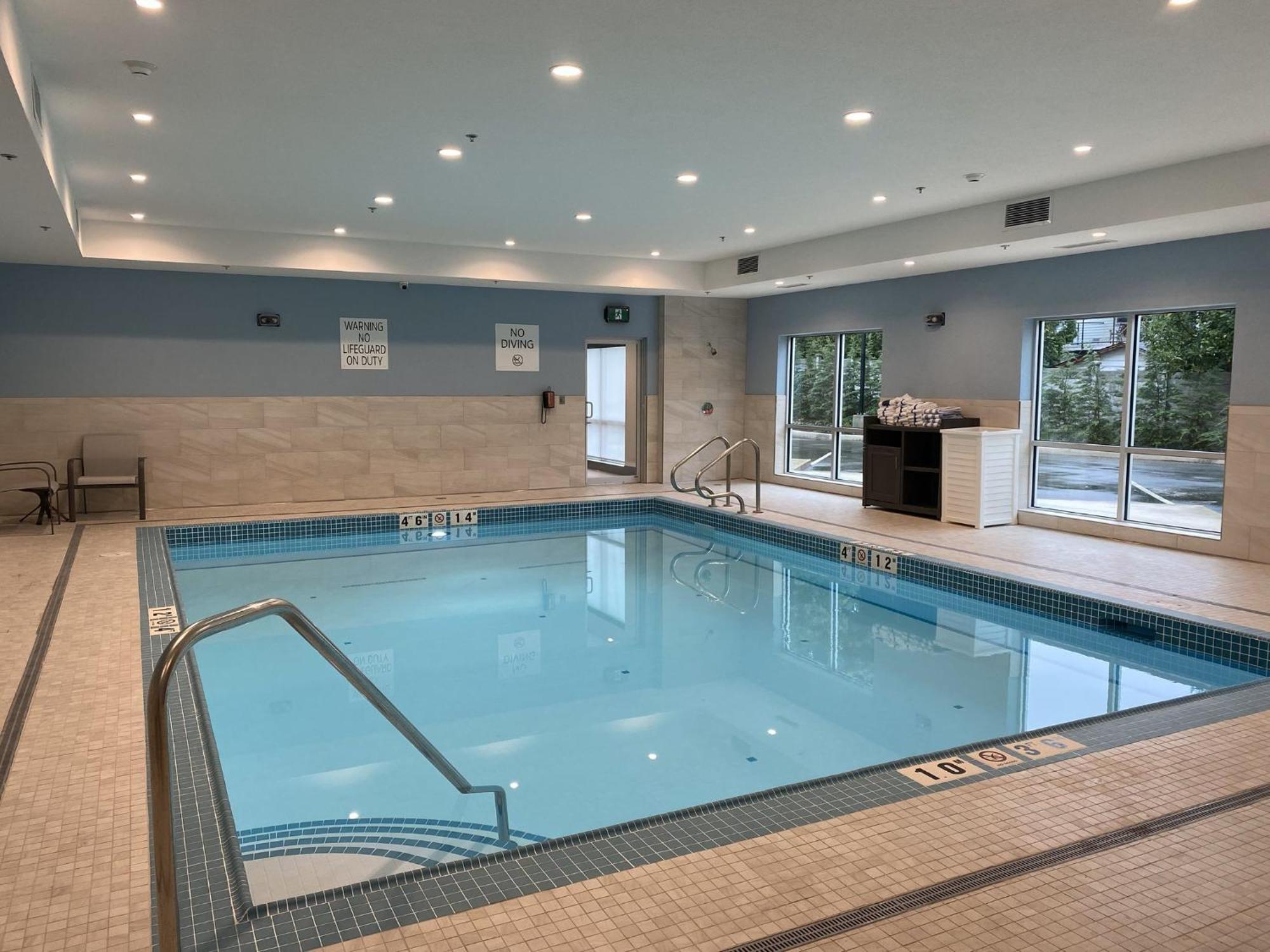 Holiday Inn Express & Suites - Courtenay - Comox By Ihg Екстериор снимка