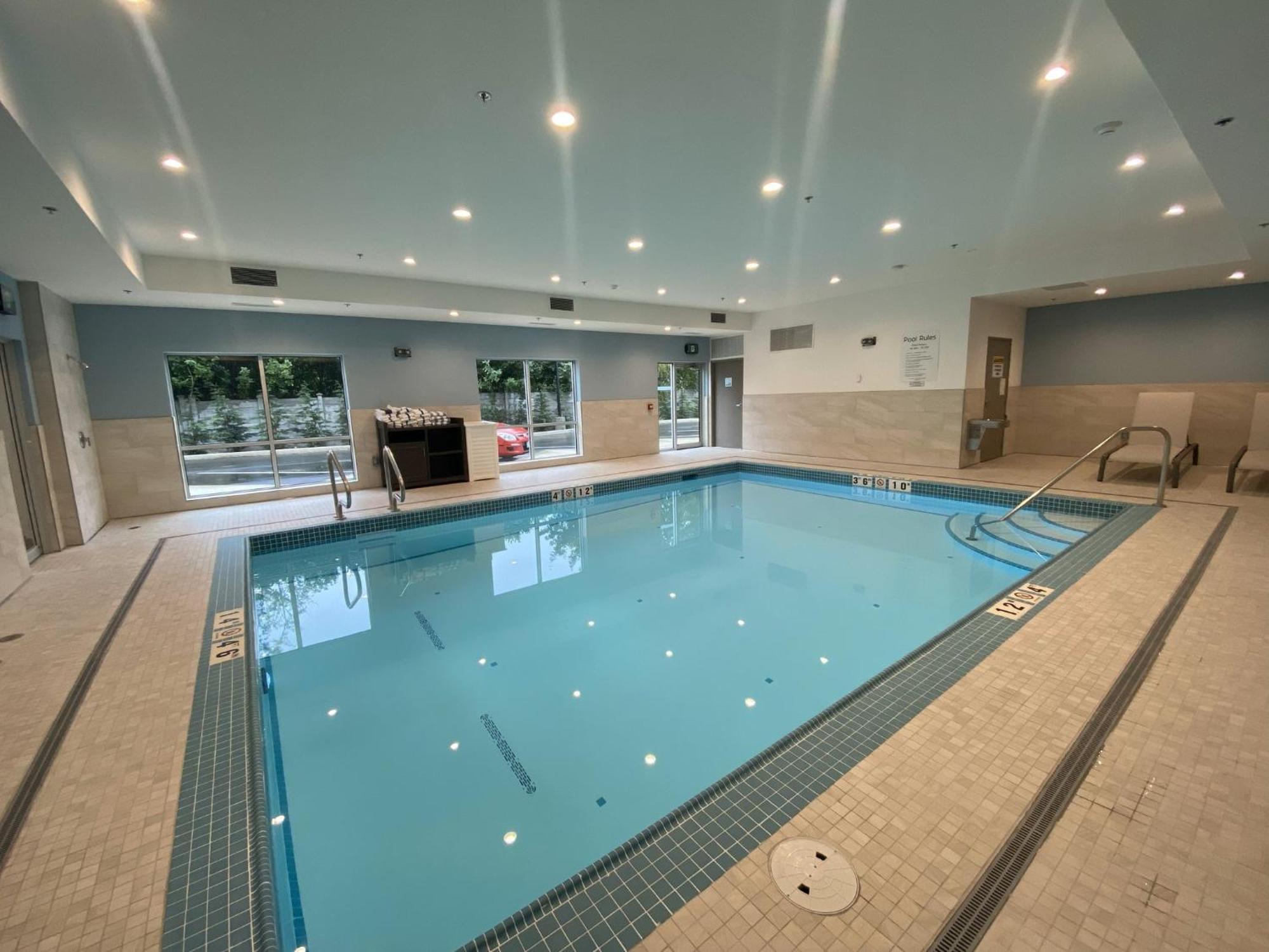 Holiday Inn Express & Suites - Courtenay - Comox By Ihg Екстериор снимка